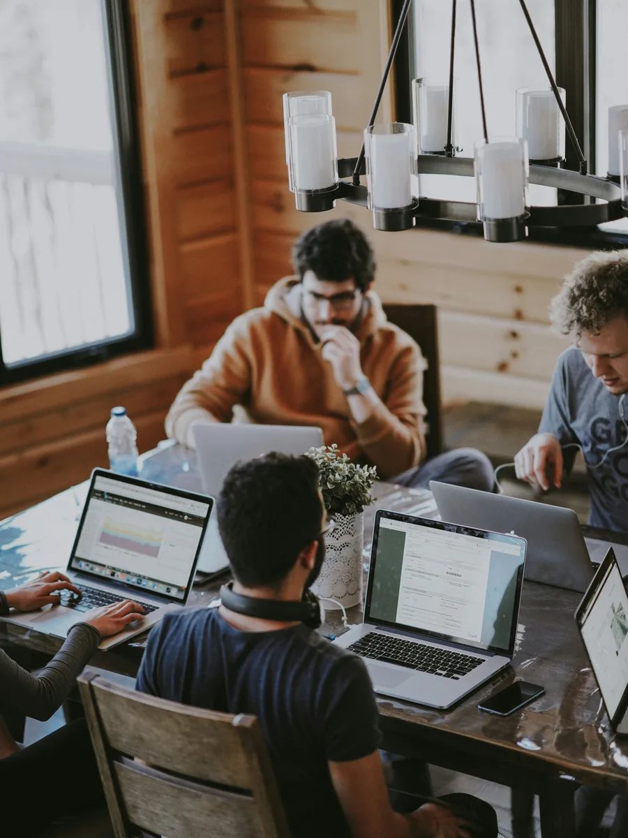 L'équipe DIGIXPERTE au travail sur des stratégies marketing digital